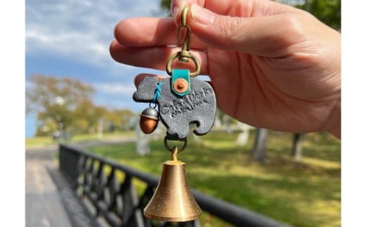 15-262 【年内発送12月15日入金まで】くま鈴(ブラック) within2025