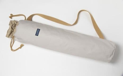 「琉球帆布」ヨガマットケースA(ライトグレー)- ヨガ マットケース 収納 帆布 手づくり ハンドメイド 軽い 丈夫 布 人気 シンプル おしゃれ 琉球帆布 手仕事 伝統技術 沖縄県 八重瀬町【価格改定】 (管理コード:XX077)