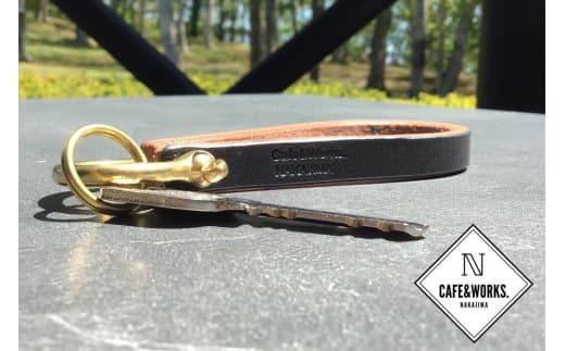 11-153 レザークラフト:真鍮シャックル本革レザーキーホルダー(ブラック)