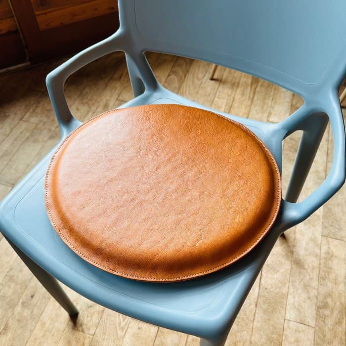 67-11 国産牛革 レザークッション 座布団(キャメル・ハニーゴールドステッチ)