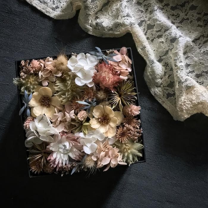 ナチュラルカラーのドライフラワーボックス/Mサイズ(福岡市)