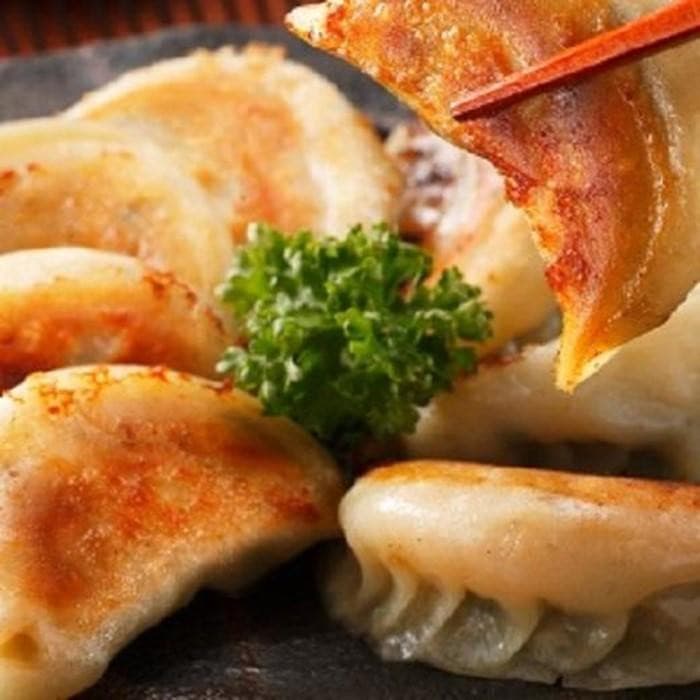 【博多のおみやげ 中華工房 点心点】博多一口餃子、黒豚焼餃子、点心包子、特製 餃子のタレ付き