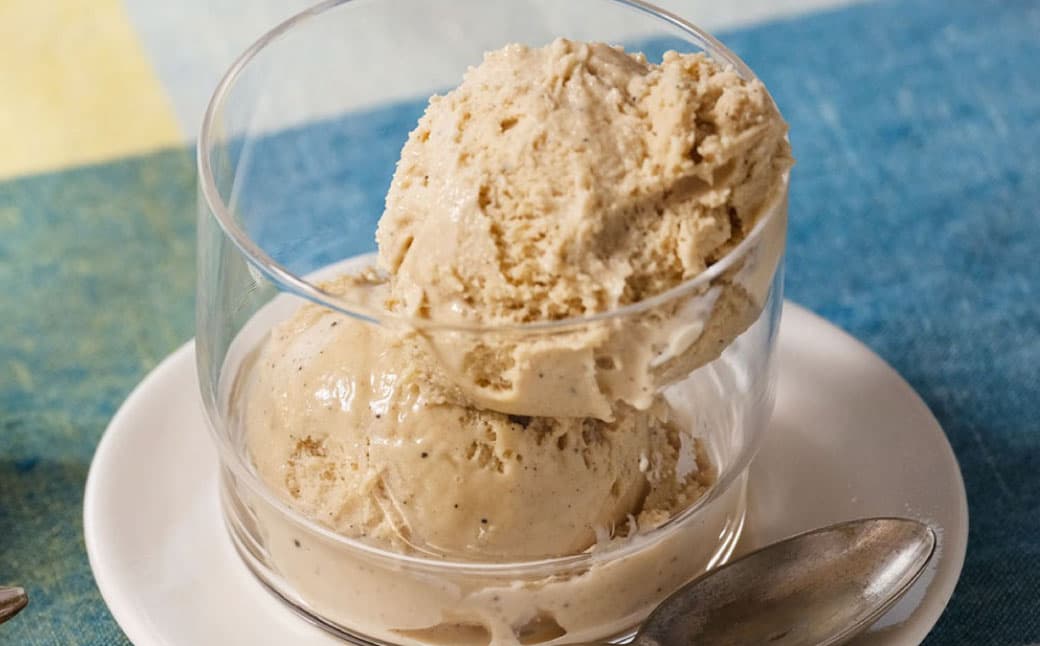 成城石井 くちどけなめらかなコーヒーアイス(110ml×24個) アイスクリーム 贈り物 ギフト お取り寄せ