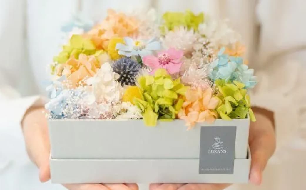 溢れるBOXフラワー ドライ_スクエア(みんなミックス) 068003 【東京 都内 渋谷 花 フラワー インテリア 癒し プレゼント お祝い 飾り】 (管理コード:068003)