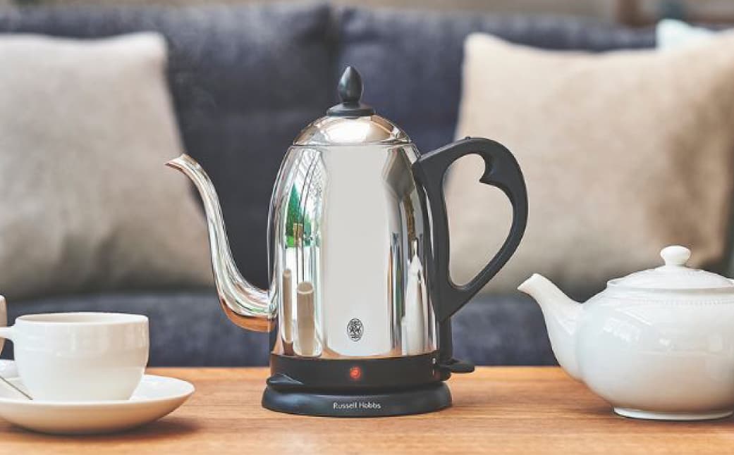 〈Russell Hobbs〉 カフェケトル 1.2 シルバー 223005 【電気ケトル 省エネ コードレス 安全 キッチン リビング 寝室 料理 調理 家電】 (管理コード:223005)